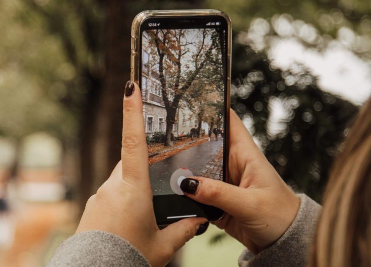 10 Best iPhone Mobiles for Photography  2022  - 20