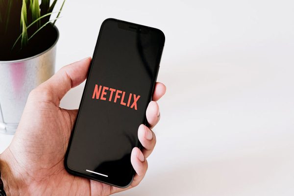 Netflix Keeps Freezing on iPhone After The Recent iOS 16 Update, How TO Fix