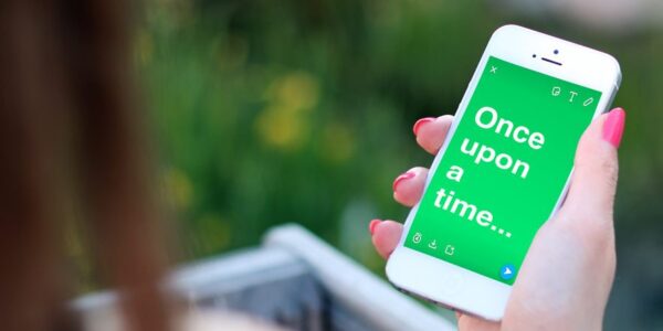 Upload and Share saved images to the snapchat story
