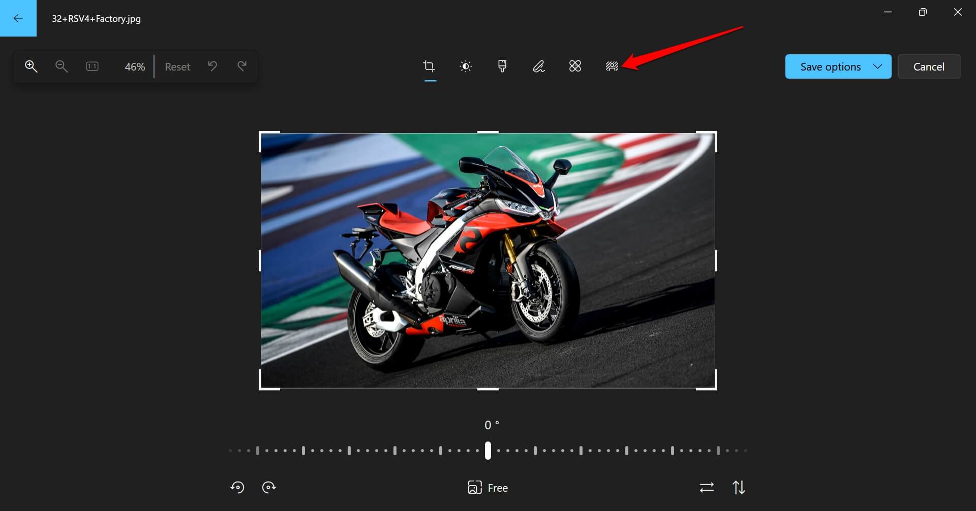 click the background blur button in Windows Photos app