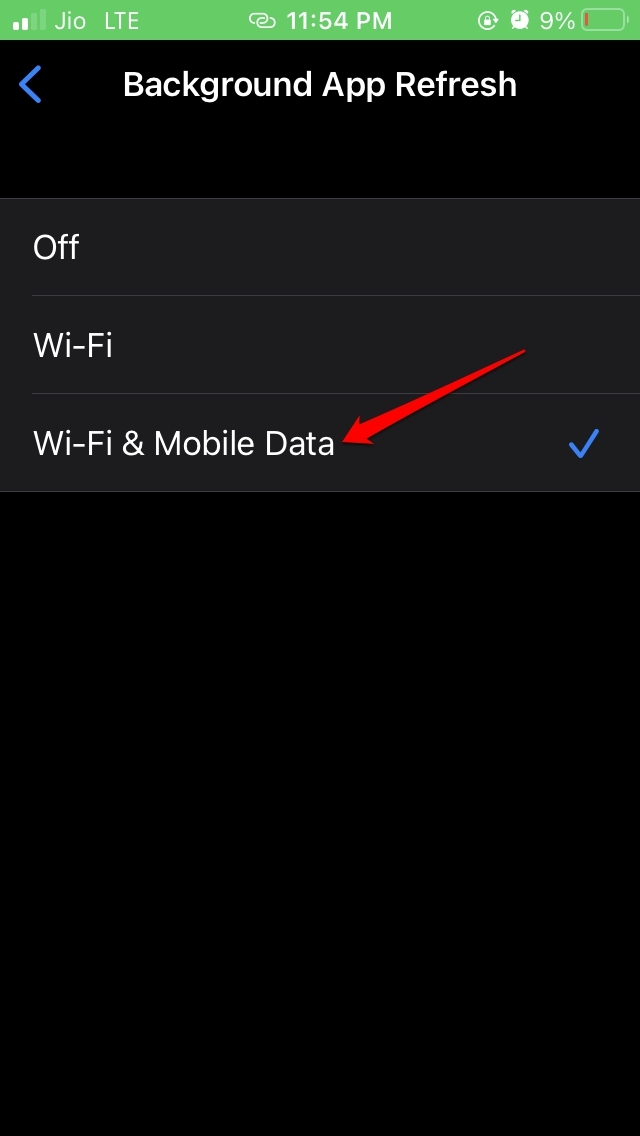 set background refresh on WiFi and mobile data